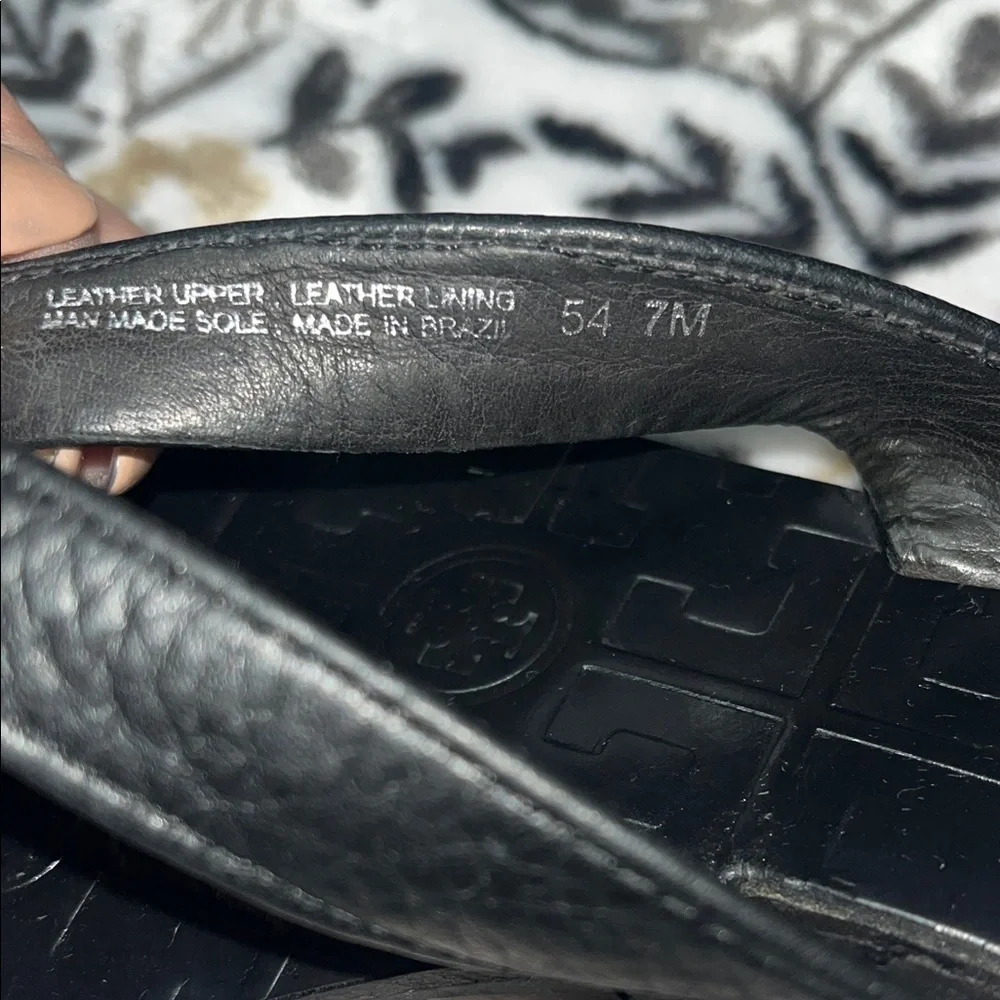 Tory Burch Black Leather Flip Sandals, 7M - Picture 3 of 10